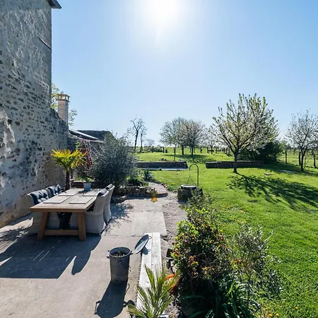 La Maison De La Liberte Séjour à la campagne Laferté-sur-Amance